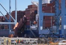 Más de 60 contenedores se caen del barco en Port of Long Beach