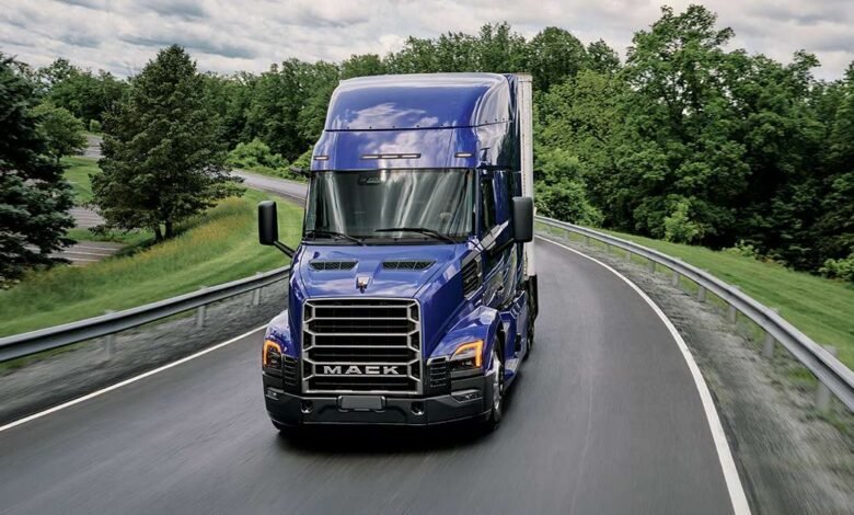 Mack Trucks abre el libro de pedidos para el himno revisado