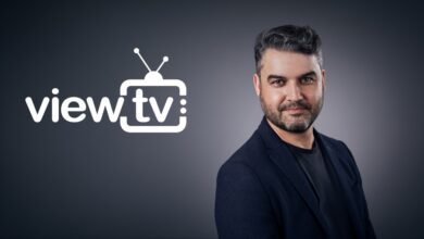 TV Farm View adjunto de Simon Night vende estudios de visión nocturna en la televisión