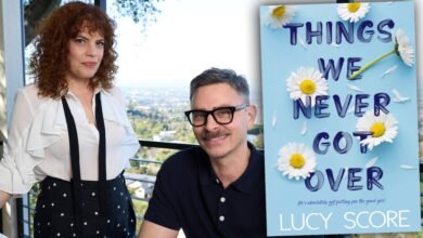 La novela de Lucy Score ‘Things Weave Naid Over Over’ Series en Amazon