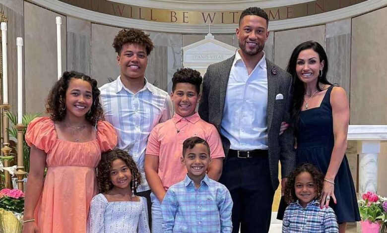 Guía familiar del entrenador de Notre Dame Marcus Freeman: esposa Joanna y 6 cama Guía familiar del entrenador de Notre Dame Marcus Freeman: esposa Joanna y 6 cama