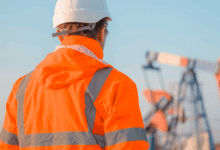 Los empleados de petróleo y gas se encogen