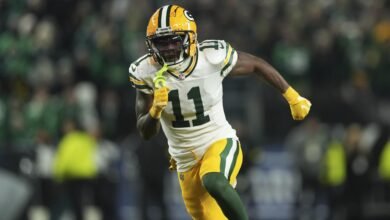 Jayden Reed de Packers vs. Comandantes después de sufrir lesiones en el hombro en TNF