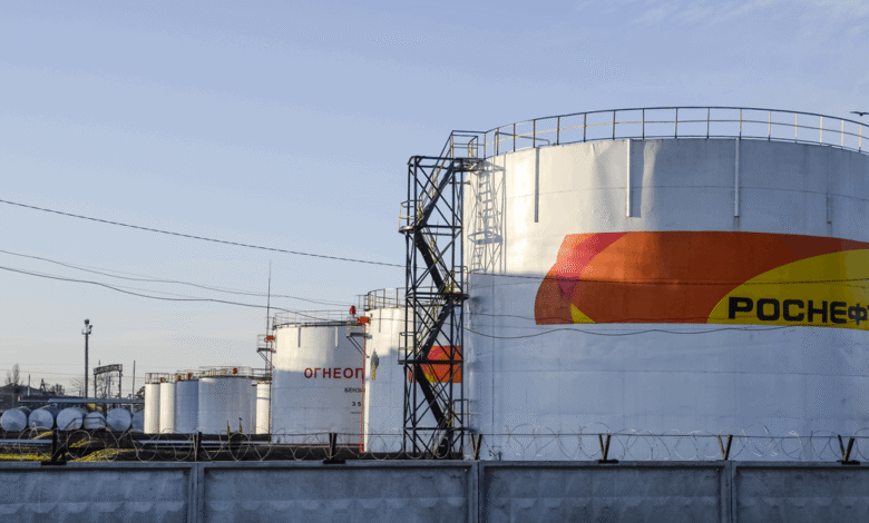 Rosneft 1H ganancia más de la mitad