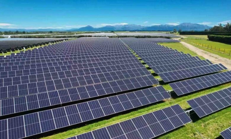 El mayor generador en los éxitos de Nueva Zelanda realiza la primera fase del proyecto solar de 400 megavatios El mayor generador en los éxitos de Nueva Zelanda realiza la primera fase del proyecto solar de 400 megavatios