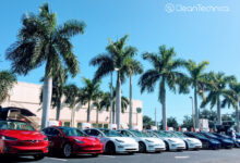 ¿Cómo dejamos que 250 millones de propietarios de automóviles en los EE. UU. Saben que podrían conducir un Tesla usado por menos?