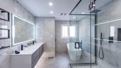 Ideas de tocador personalizado para renovación de baño Langley casas