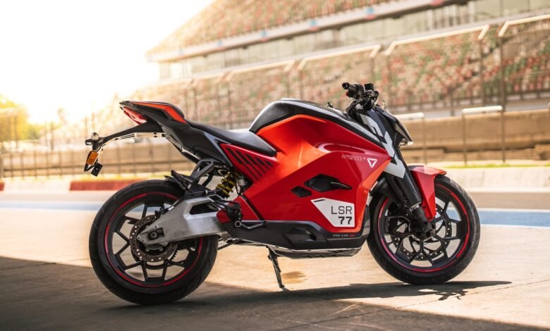 Por qué es importante electrificar motocicletas en la India
