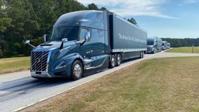 Volvo VNL ofrece un rendimiento en la carretera nocturna