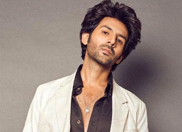 Kartik Aryan compró el espacio de la oficina de Rs 13 millones de rupias con padres en Blind West en Mumbai: Bollywood News