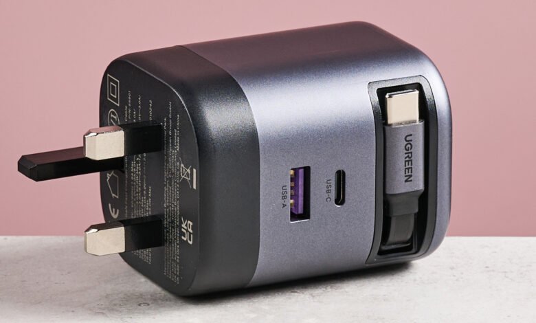 Cargador de Ugreen Nexode 65W con revisión retráctil de cable USB-C: un concentrador de carga todo en uno ultra conveniente