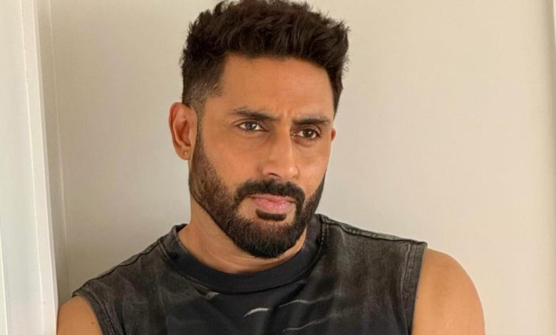 La nueva aparición de SRK de Abhishek Bachchan recuerda a los fanáticos del día de Bluffmaster Day La nueva aparición de SRK de Abhishek Bachchan recuerda a los fanáticos del día de Bluffmaster Day