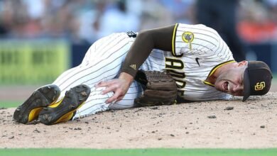 LISIÓN DE JASON Adam: Padres All-Star RP sufre quad rupurado en pérdida ante Orioles, revela la línea de tiempo de recuperación
