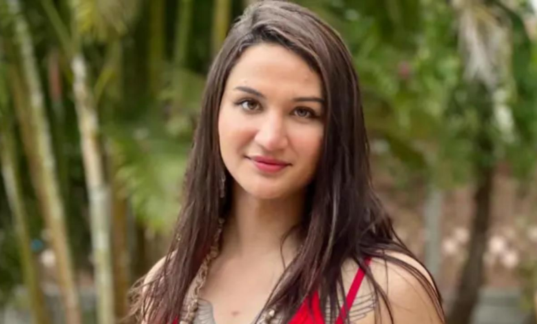 Anaaa Banga ha acusado a un jugador de cricket para transmitir imágenes pornográficas a Anaya Banga