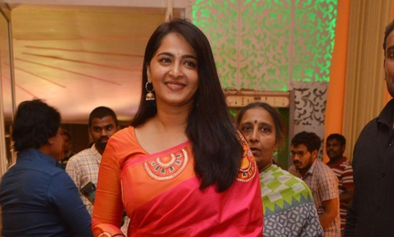 “ Luz azul a la luz de la vela ‘: Anushka Shetty se toma un descanso de las redes sociales “ Luz azul a la luz de la vela ‘: Anushka Shetty se toma un descanso de las redes sociales