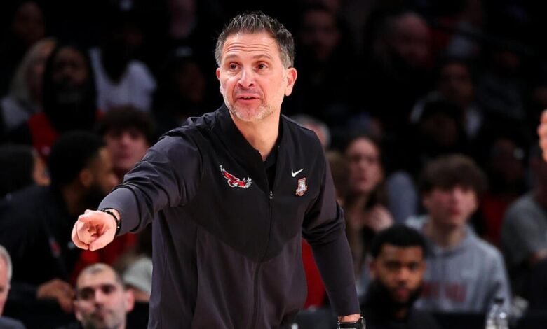 Billy Lange se unió al equipo de entrenamiento de los New York Knicks: el entrenador de Saint Joseph se fue después de seis temporadas