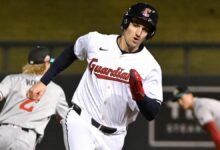 Debut de Chase Delauter: Guardians Outfielder para convertirse en sexto jugador en debutar en los playoffs de MLB vs. Tigers