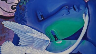 La “serie azul” de Sergiu Ciochinǎ explora recuerdos personales, sueños y estados de ánimo – enorme