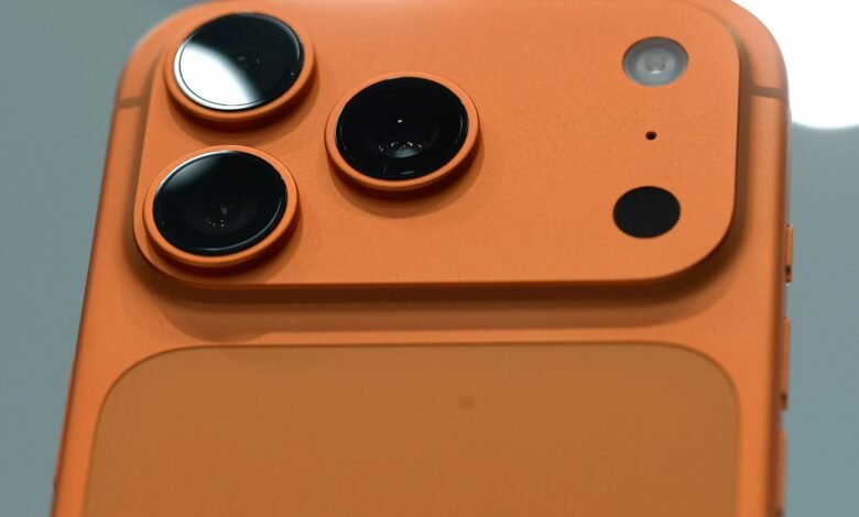 Los fanáticos de Apple golpean el precio ‘diabólico’ y ‘loco’ para el iPhone más caro de la historia Los fanáticos de Apple golpean el precio ‘diabólico’ y ‘loco’ para el iPhone más caro de la historia