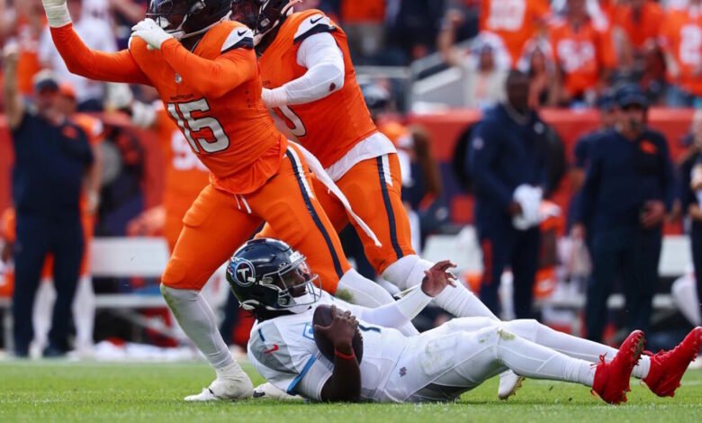 Titans QB Cam Ward lazos Desafortunadamente, la aplicación número 1 se selecciona después de ser despedida seis veces en el lanzamiento de la NFL Titans QB Cam Ward lazos Desafortunadamente, la aplicación número 1 se selecciona después de ser despedida seis veces en el lanzamiento de la NFL