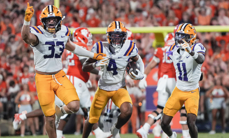 Ranking of Football College Football Competition: Ohhio, LSU, Miami, Pentate en la fila para los primeros adiós.