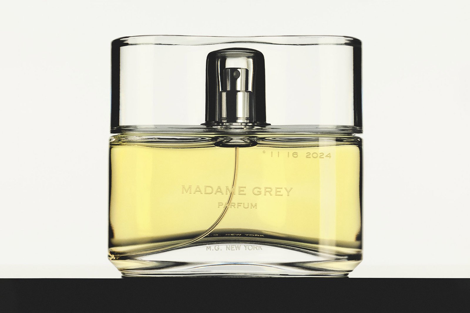 madame-grey-parfum-1.jpg