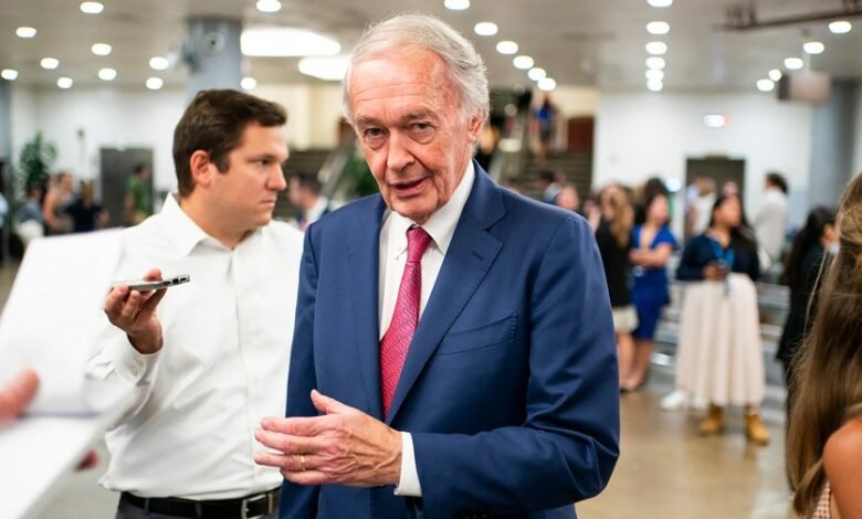 Los demócratas del Senado piden al presidente de la FCC para mantener subsidios inalámbricos en autobús escolar