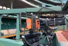 Exclusivo: “Esos teléfonos están siendo tratados como cualquier otra cámara”, dentro de la primera transmisión de béisbol del viernes por la noche de Apple tomando en el iPhone 17 Pro