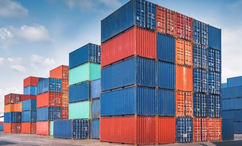Una guía completa para comprar un contenedor de envío con entrega