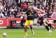 Nathan Collins ‘de Brentford debería haber visto rojo’ vs Man Utd mientras Dermot Gallagher analiza Viktor Gyokeres ‘Penalty’ y más en Ref Watch | Noticias de fútbol