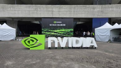 NVIDIA enfrenta una disminución del 0.9 por ciento en los ingresos del centro de datos, ya que la trayectoria de crecimiento muestra los primeros signos de meseta