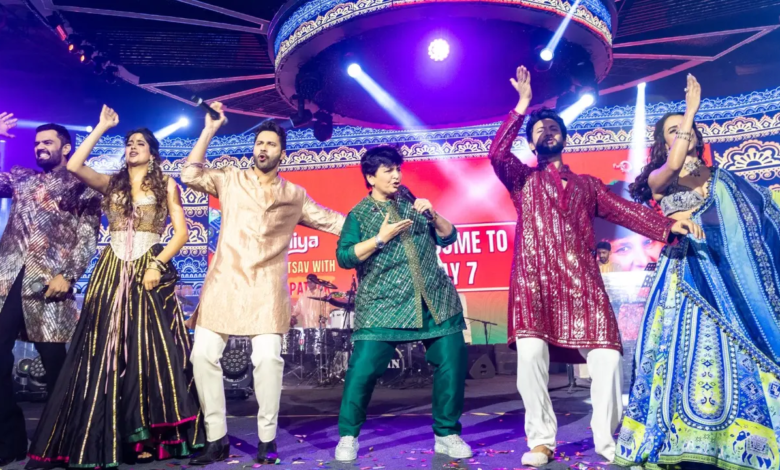 Sunny Reformi Ki Tulsi Kumari Cast Garba se une a Falguni Reader para la noche
