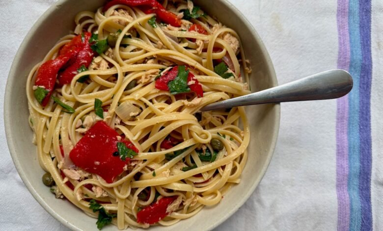 La pasta clásica de la tienda para el regreso a la escuela La pasta clásica de la tienda para el regreso a la escuela