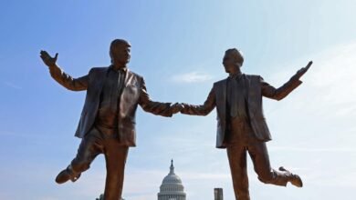 Trump y Epstein han sido negados después de la eliminación de la restauración de las estatuas