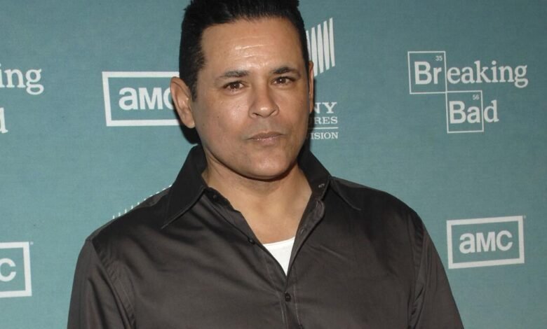 El actor de ‘Breaking Bad’ acusado de rociar a las mujeres con agua, que el agente niega