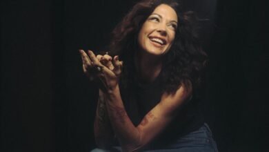 Amanda Shyars ” Caro Girl ‘es una de las personas, la búsqueda honesta de los bombardeos