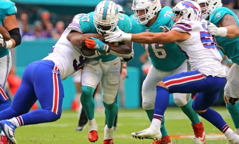Matt Milano, Ed Oliver permanecen fuera de la práctica el martes