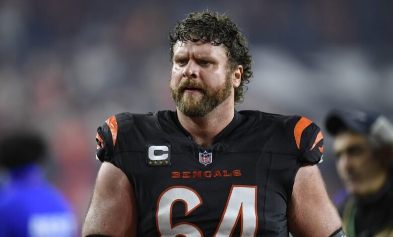 C Ted Karras firmó un año con Bengals