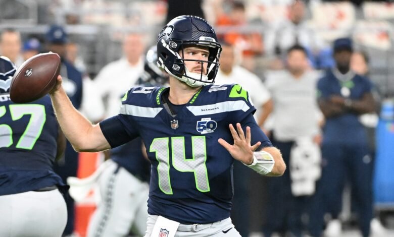 Fútbol Jueves: el Cardenal lleva a Seahawks 14-3 en un descanso