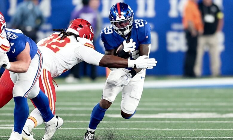 Giants RB Tyrone Tracy 2-4 semanas con hombro dislocado