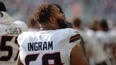 Texans RG Ed Ingram está completamente involucrado.