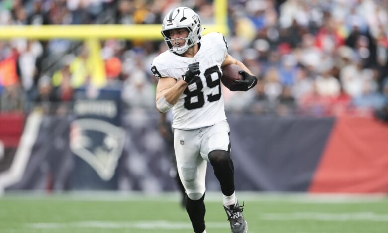 Monday Night Football: Brock Bowers trabaja para Raiders-Chargers