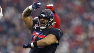 Informe: Texas, Tommy Togiai acordó extenderse un año