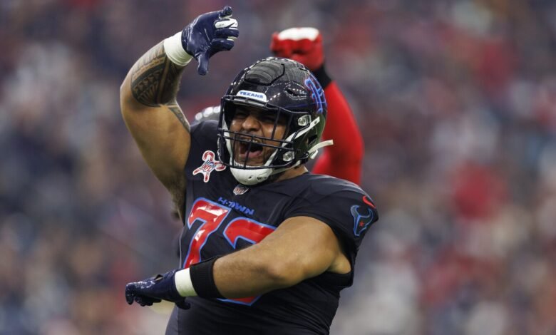 Informe: Texas, Tommy Togiai acordó extenderse un año