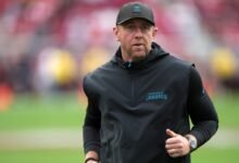 Kyle Shanahan en Liam Coen: “No debería ser sensible al respecto”
