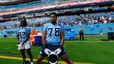 Titans firmó un contrato con OL Brandon Crenshaw-Dickson para un equipo de 53 personas