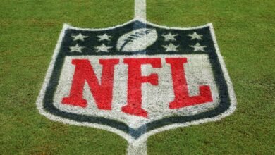 NFL expande su influencia de comunicación al hacer muchas transacciones con las compañías de comunicación