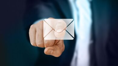 Cibernes Crooks ahora usan reclamos falsos de derechos de autor con trucos de IA para difundir un nuevo malware en sitios, aplicaciones y plataformas sociales