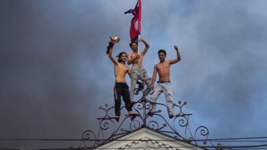 El ejército intenta restaurar la orden en Nepal después de que la violencia de protesta se intensifica