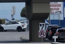 La policía de California se lleva a un waymo autónomo para un giro en U ilegal, pero no pueden machacar